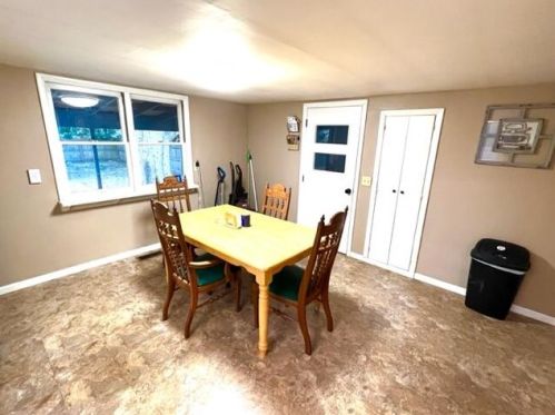 504 Abbey St, Meskegon MI 49442-2108 exterior