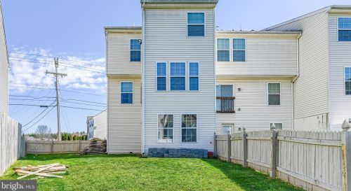 834 Blossom Dr, Hanover PA  17331-2073 exterior