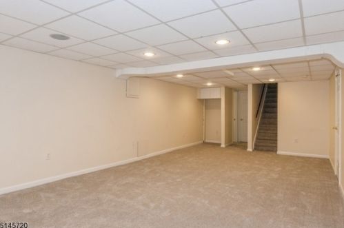 6 Tudor Oval, Westfield NJ 07090-2223 exterior