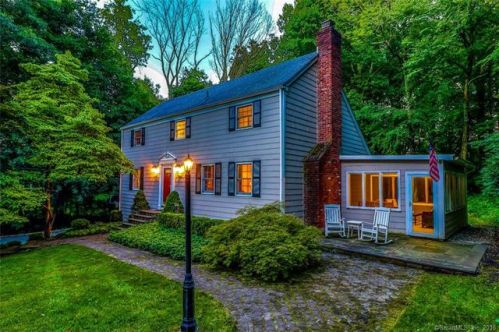 408 Danbury Rd, Ridgefield CT  06877-2703 exterior