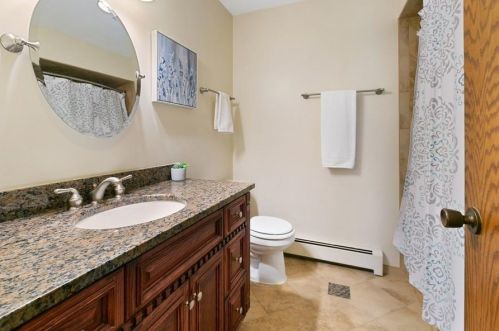 720 County Rd B, Saint Paul MN 55117-1804 exterior