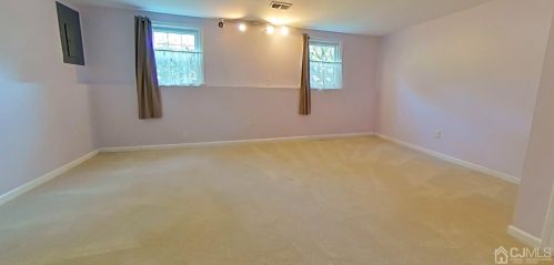 23 Peru St, Edison NJ  08820-2625 exterior