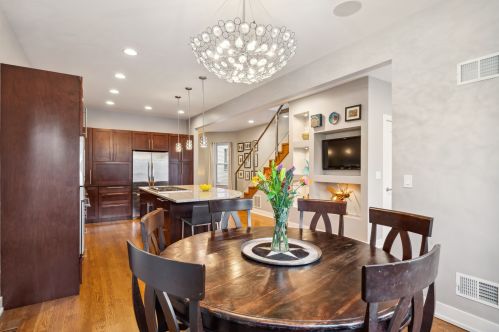 2037 Sawyer Ave, Chicago IL 60647-2703 exterior