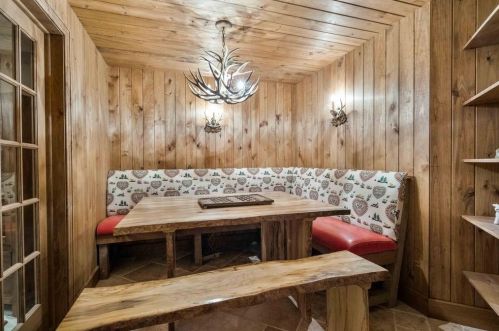 4968 Long Is Dr, Atlanta GA 30327-4904 exterior