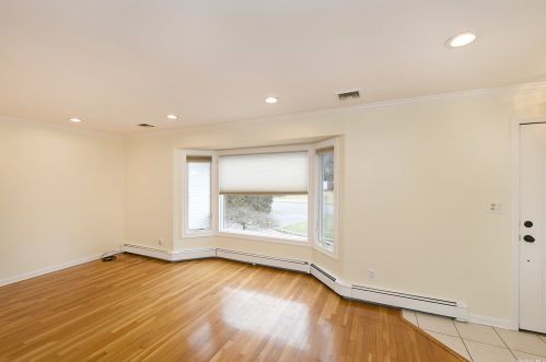 36 Shirley Ct, Commack NY  11725-4123 exterior