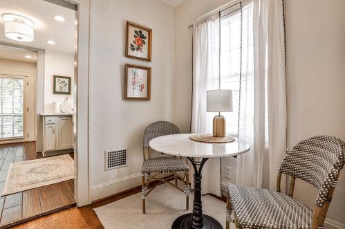 2424 Glenwood Dr, Atlanta GA  30305-4341 exterior