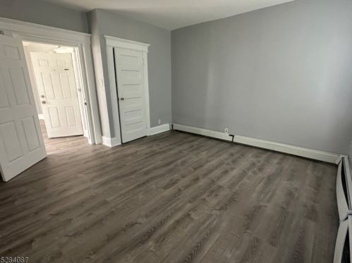 17 Cedar Ave, Newark NJ  07106-1207 exterior