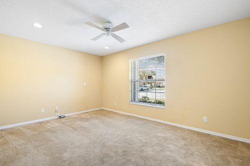 8602 Logia Cir, Boynton Beach FL 33472-7112 exterior