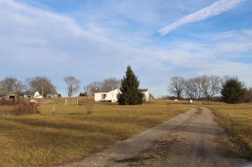 15560 Division Ave, Cedar Springs MI 49319 exterior