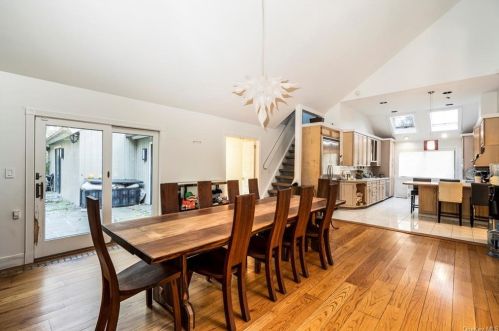 16 Hemlock Holw Rd, Armonk NY 10504-3009 exterior