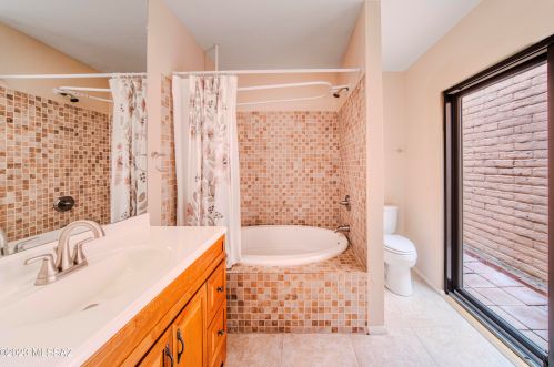 5050 South Regency Cir, Tucson AZ 85711-3043 exterior