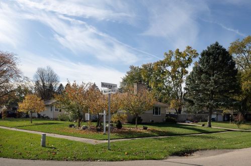 1723 Marywood St, Kalamazoo, MI 49006-1627