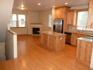 2989 92nd Ave, Portland OR  97266-1429 exterior