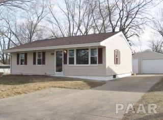 418 Edgewood Dr, Pekin, IL 61554-3840