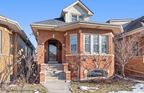 5522 Cornelia Ave, Chicago, IL 60641-3243
