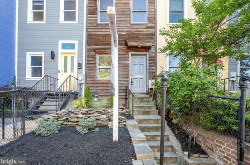 244 10th St, Washington DC  20002-6214 exterior