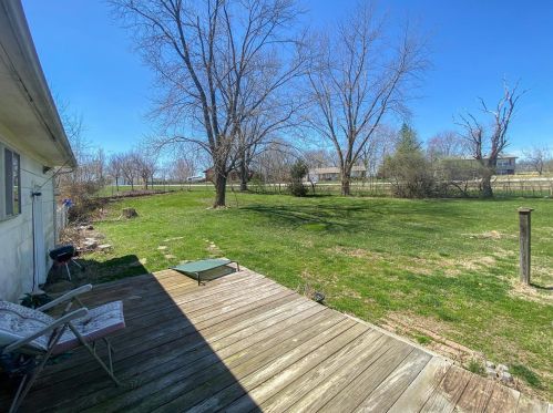 27 Sandra Dr, Winfield MO 63389-2409 exterior