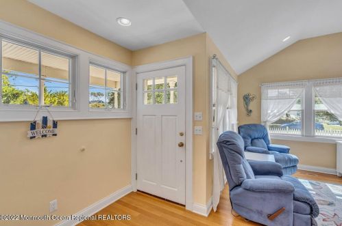 403 New York Ave, Point Pleasant Beach NJ 08742-3338 exterior