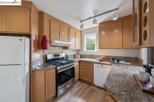 2122 Sacramento St, Berkeley CA 94702-1905 exterior