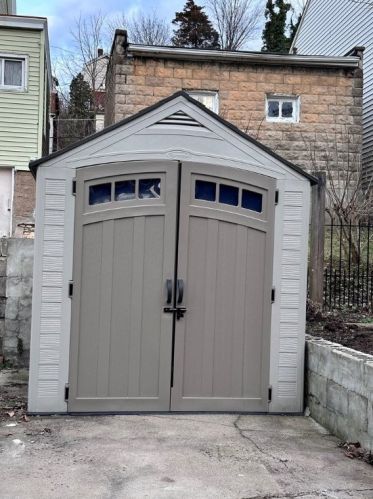 1643 Mt Joseph St, Pittsburgh PA 15210-4106 exterior