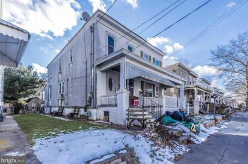 1238 Maple St, Pottstown PA 19464-5822 exterior