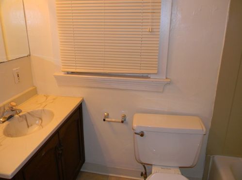 415 Hampton Ave, Pittsburgh PA 15221-3310 exterior