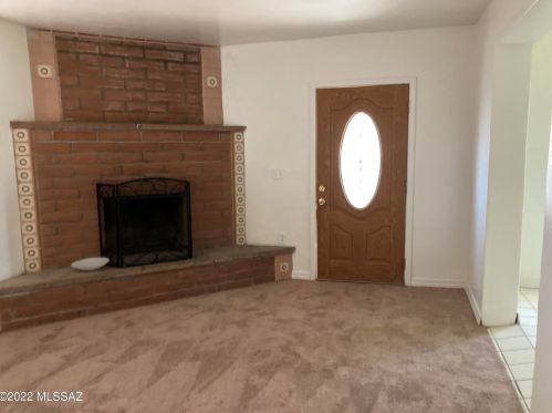 263 Alturas St, Tucson AZ 85705-4402 exterior