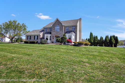 19 Leiden Rd, East Freehold, NJ 07728-8231