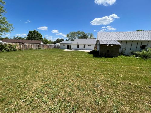 909 Henderson St, Big Rapids MI 49307-1144 exterior