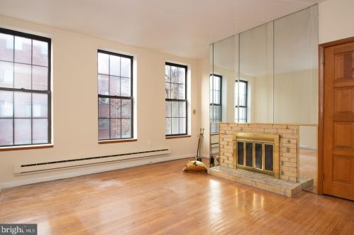 711 2nd St, Philadelphia PA  19147-3008 exterior