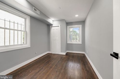 432 Burbank St, Washington DC 20019-4229 exterior