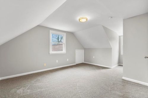 48 Clintonville Rd, North Haven CT 06473-2817 exterior