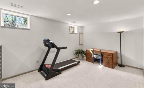 10960 Bloomingdale Dr, Rockville MD 20852-5550 exterior