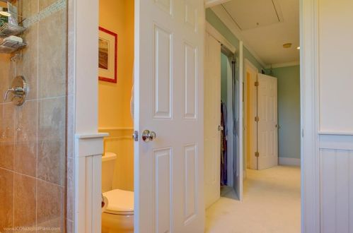 414 Corey Ln, Middletown RI 02842-5659 exterior