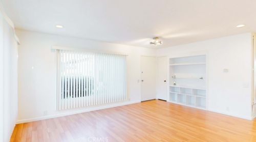 9082 Flanders Dr, San Diego, CA 92126-2845