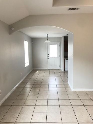 807 Edd Rd, Dallas TX  75253-4000 exterior