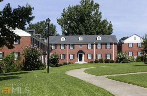 2367 Cascade Rd, Atlanta GA  30311-3235 exterior