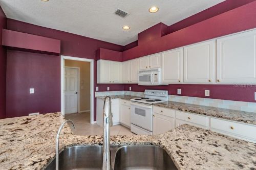 18113 Kara Ct, Tampa FL  33647-3306 exterior