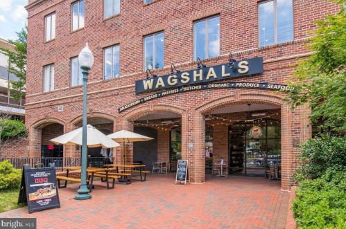 4341 Embassy Park Dr, Washington DC 20016-3607 exterior