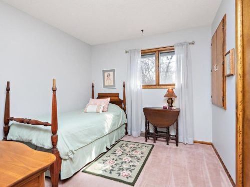 5934 Main St, Maple Plain MN 55359-9359 exterior