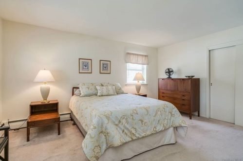 16 Dunford St, Huntington Station NY 11747-1312 exterior