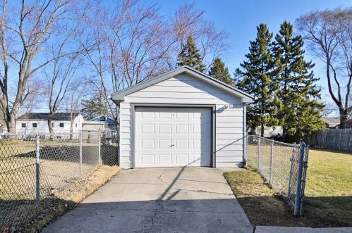 2716 Florida Ave, Waukegan IL 60087-4536 exterior