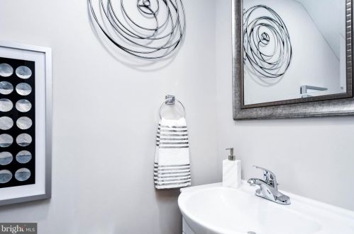 4227 Edson Pl, Washington DC  20019-8023 exterior