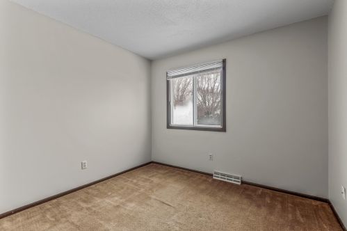 463 Dorland Ct, Saint Paul MN 55119-5503 exterior