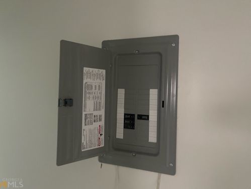 1401 Mcclelland Ave, Atlanta GA  30344-1610 exterior