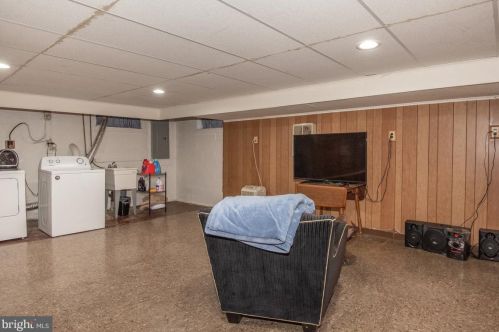 365 Atkins Ave, Lancaster PA 17603-4910 exterior