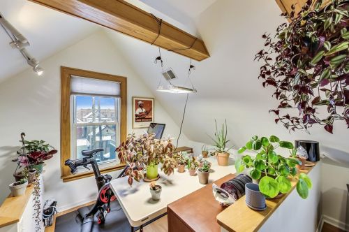 2421 Artesian Ave, Chicago IL 60645-5302 exterior