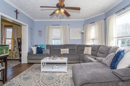 327 Middlesex St, North Andover MA 01845-3438 exterior