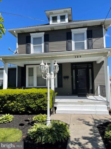 109 Elm Ave, Hanover, PA 17331-1824
