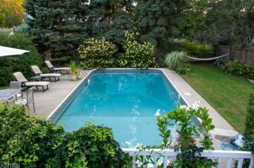 84 Mcclellan Ave, Livingston NJ 07039-1334 exterior